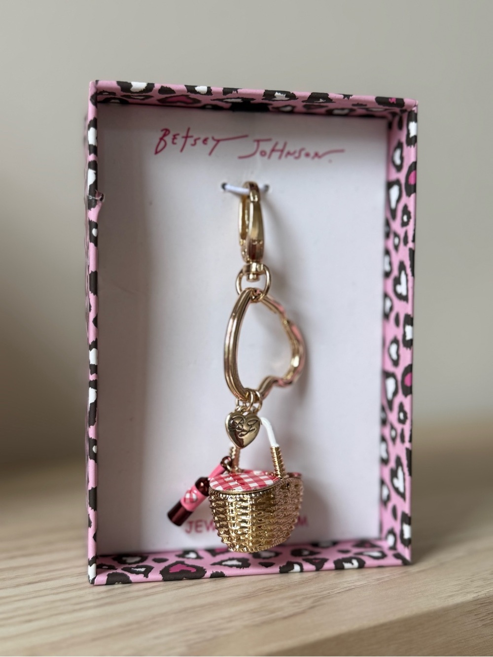 NWT Betsey Johnson Picnic 🧺  Wine Gold Heart Keychain with Pink Basket Charm